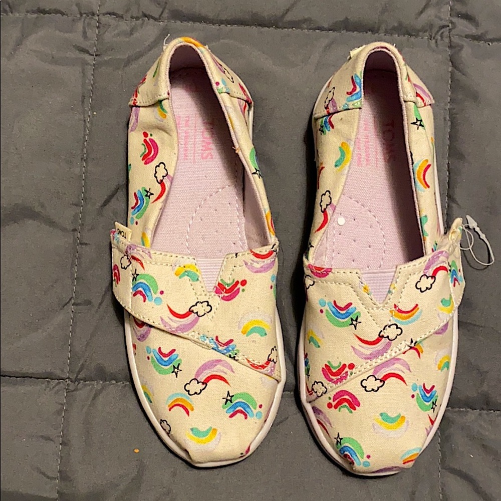 Tom’s slip-on sneakers